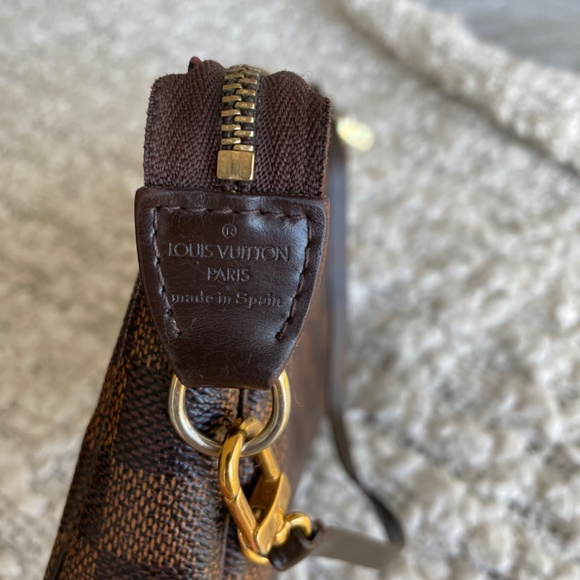 Vintage LV Pochette Accessoires Damier Ebene - Picture 2 of 6